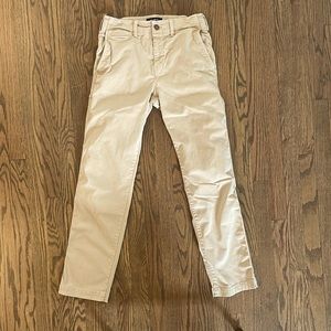 American Eagle AE Flex Khaki. 30x32 Original Straight.  Color - Light Khaki